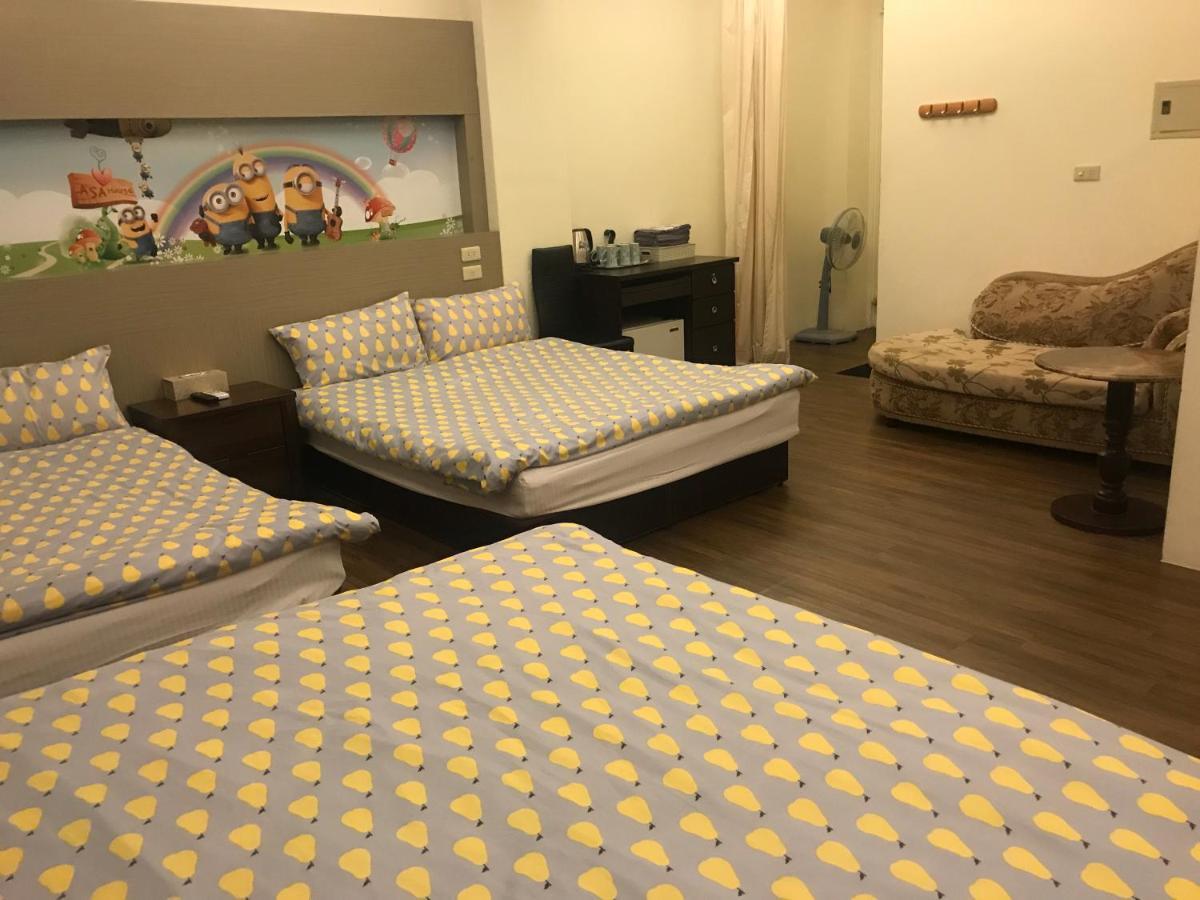 Ferienwohnung Mickey House-Fuxing Taichung Exterior foto