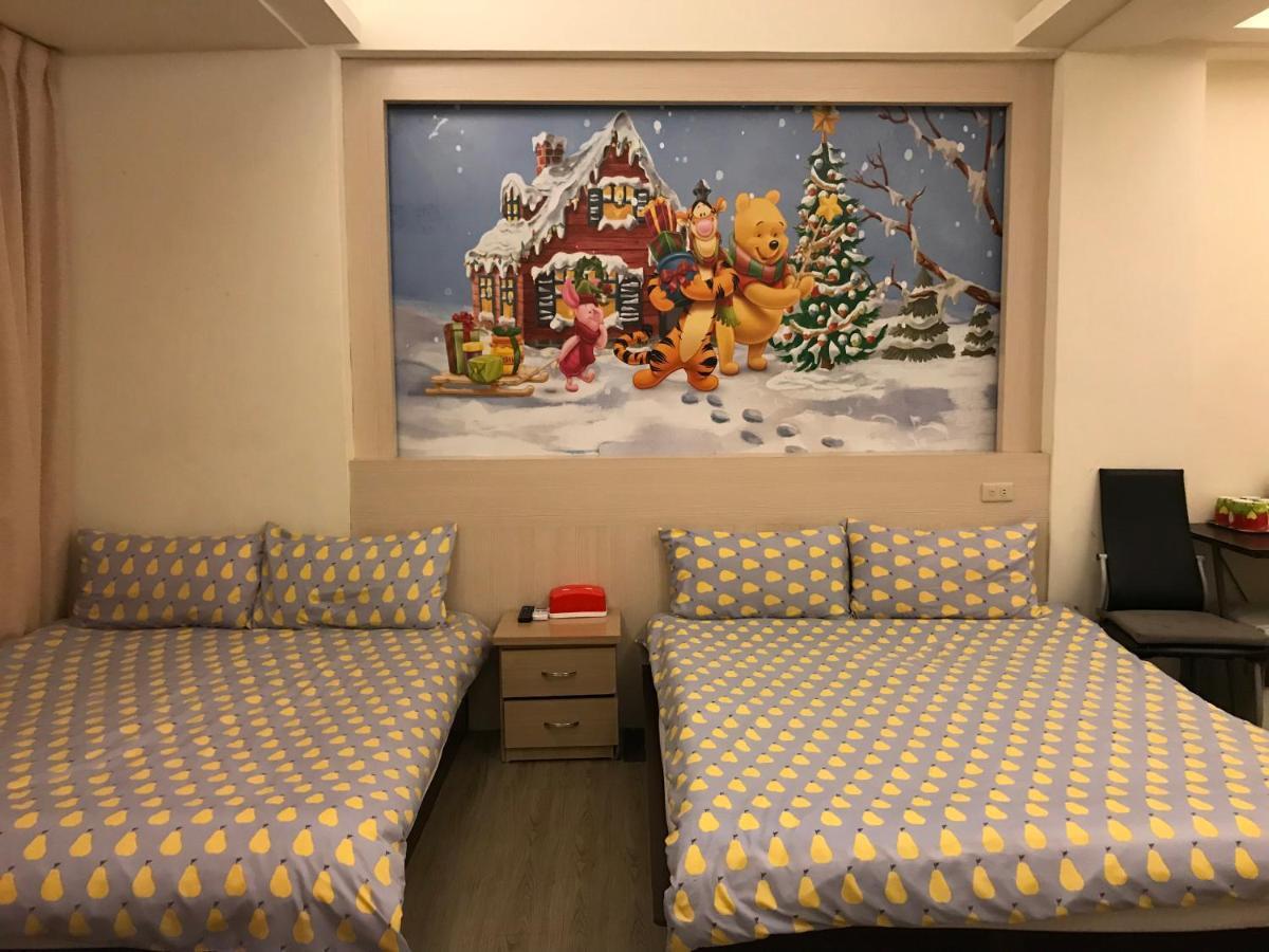 Ferienwohnung Mickey House-Fuxing Taichung Exterior foto