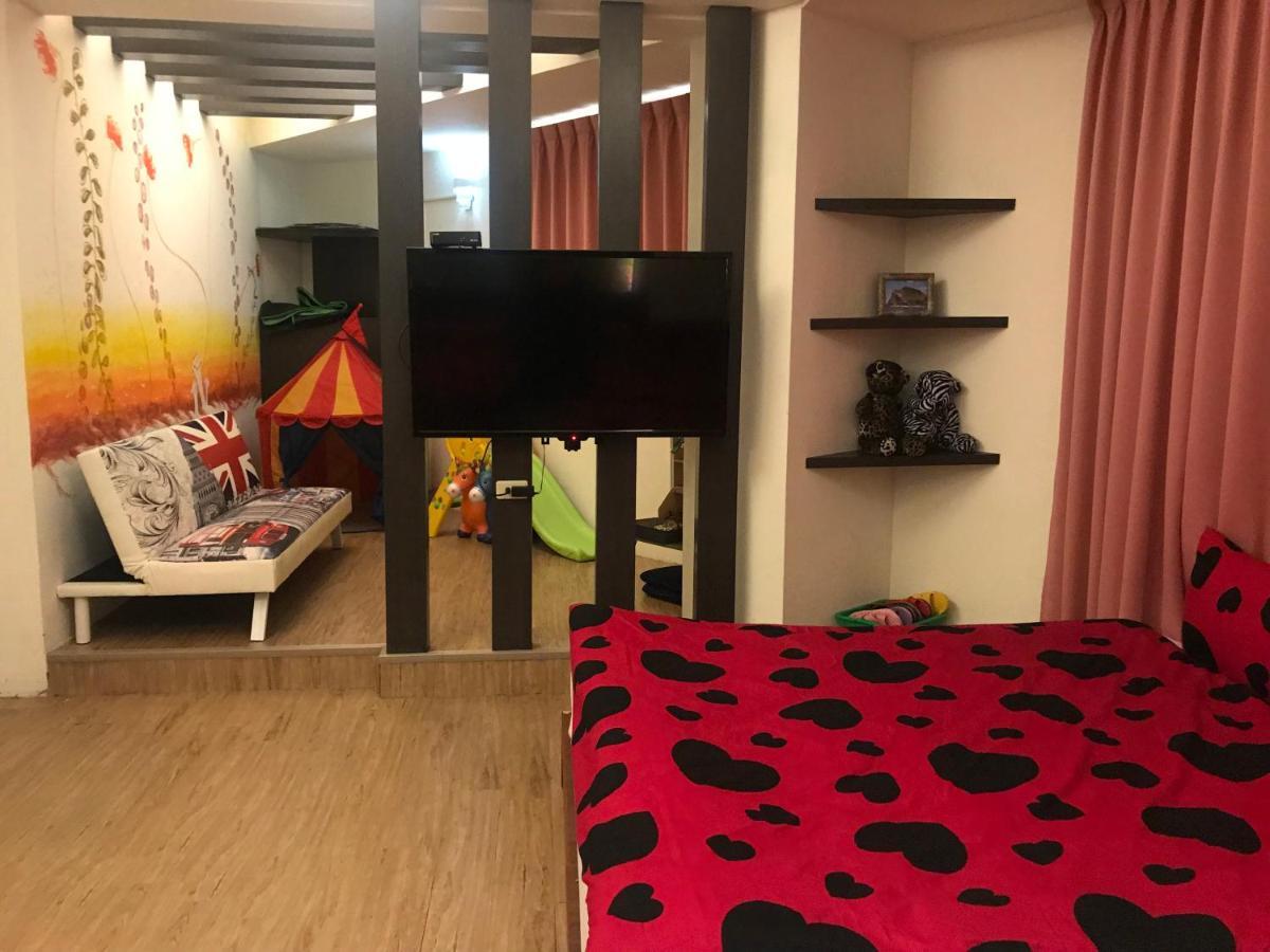 Ferienwohnung Mickey House-Fuxing Taichung Exterior foto