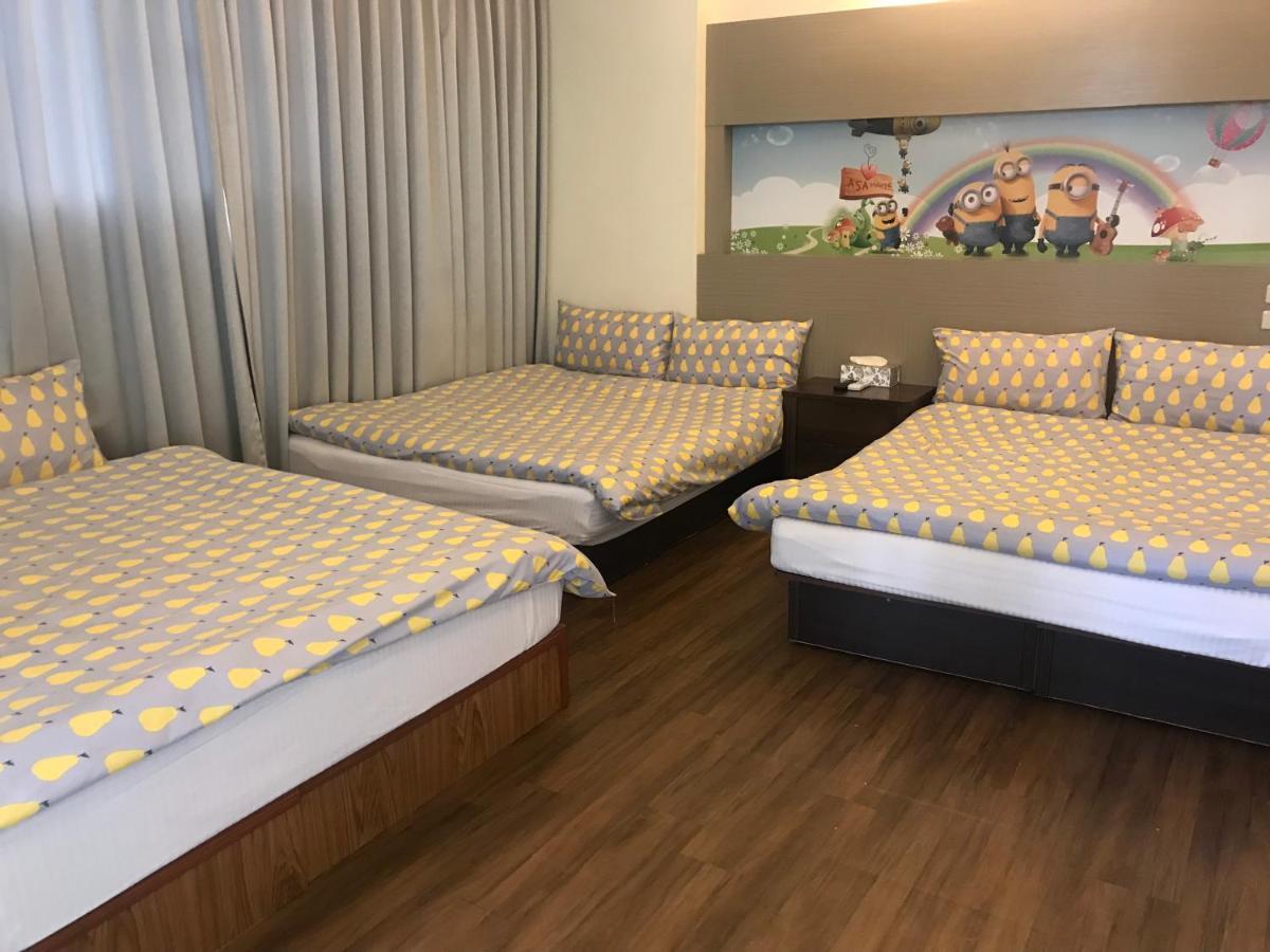 Ferienwohnung Mickey House-Fuxing Taichung Exterior foto